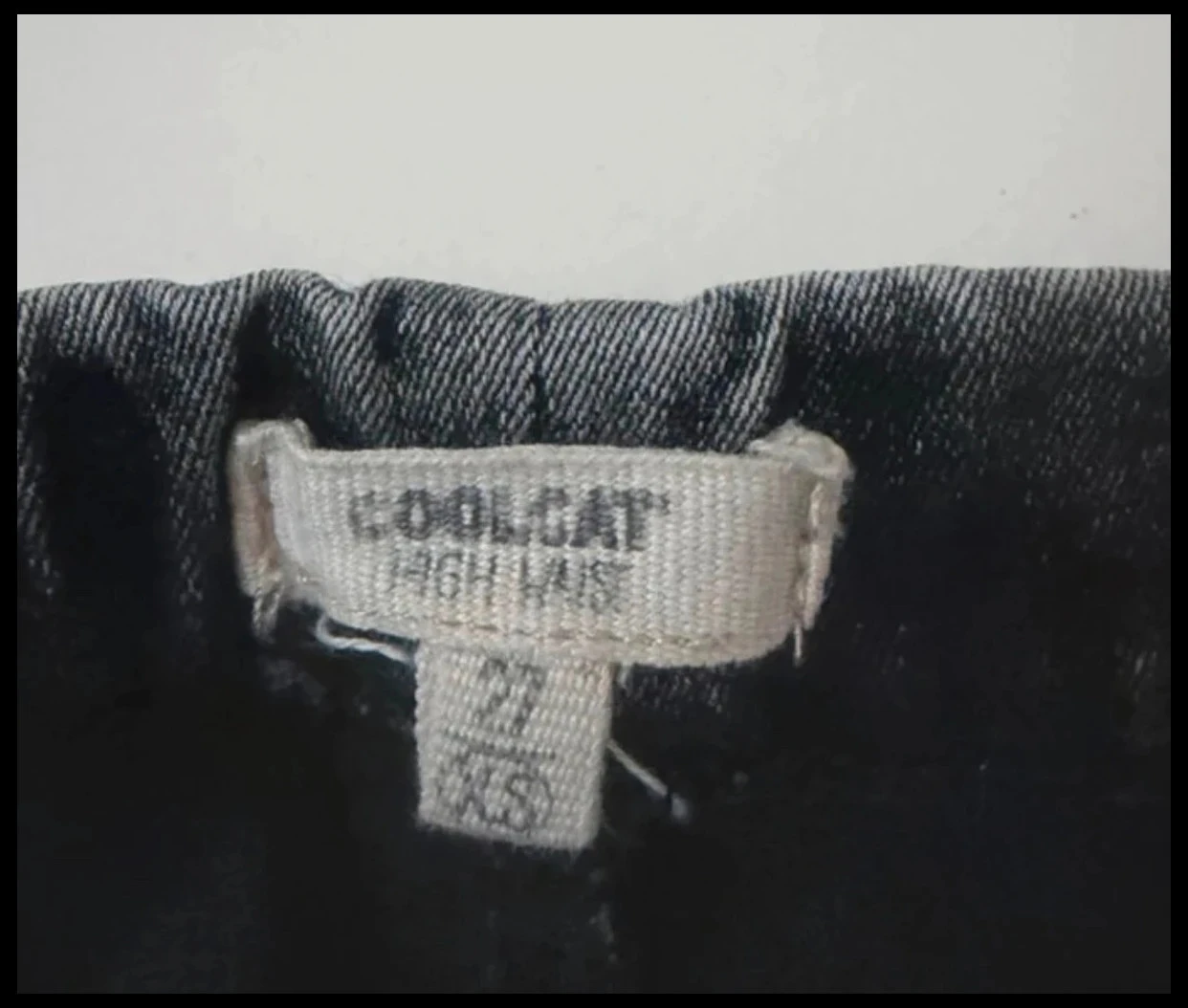 Short em Denim Cinza Lavagem Ácida de Cintura Alta Coolcat - Tamanho XS – photo 4